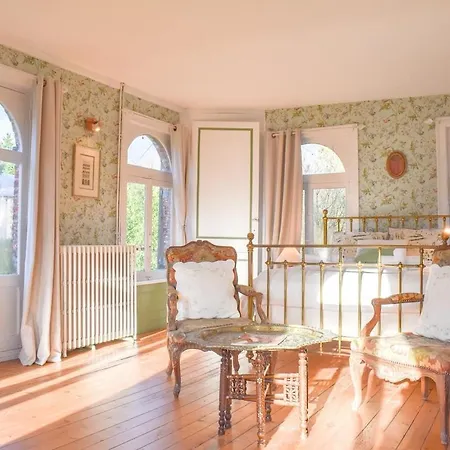 Les Trois Moulins - 10min Pont L'eveque - 10p Дом отдыха